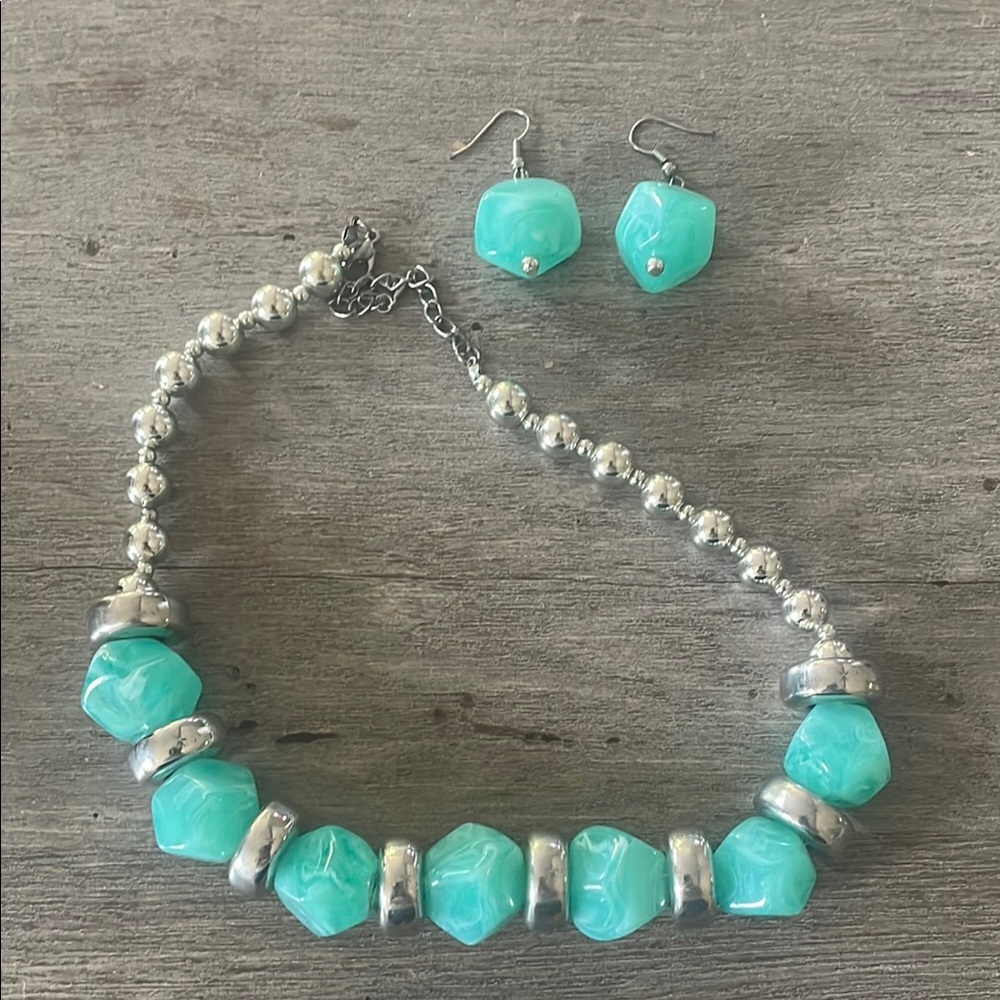 Silver & Turquoise Color Beaded Chunky 20 inch Necklace and Earring Set